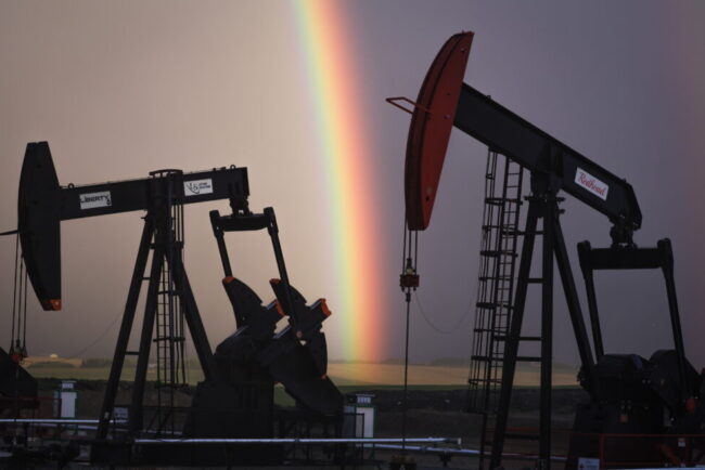 pretul-petrolului-depaseste-90-de-dolari-pe-baril-pentru-prima-data-in-ultimii-doi-ani,-pe-fondul-razboiului-din-iran