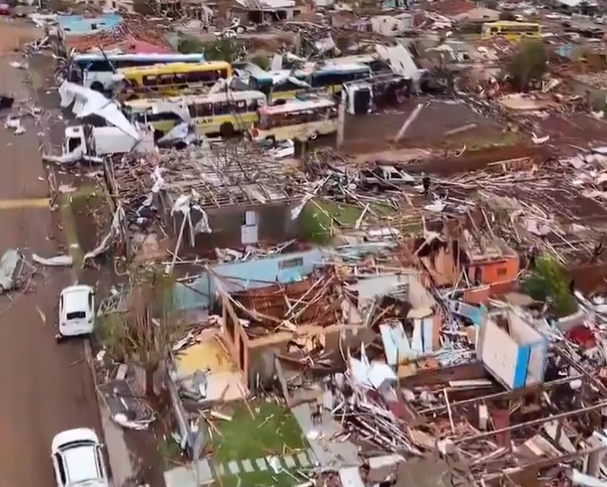 trei-persoane-au-murit-in-michigan-dupa-ce-o-tornada-a-lovit-statul