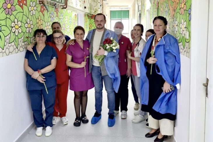 ministrul-sanatatii,-alexandru-rogobete,-vizita-simbolica-de-8-martie-la-maternitatea-spitalului-universitar:-am-vrut-sa-fiu-acolo-unde-viata-incepe