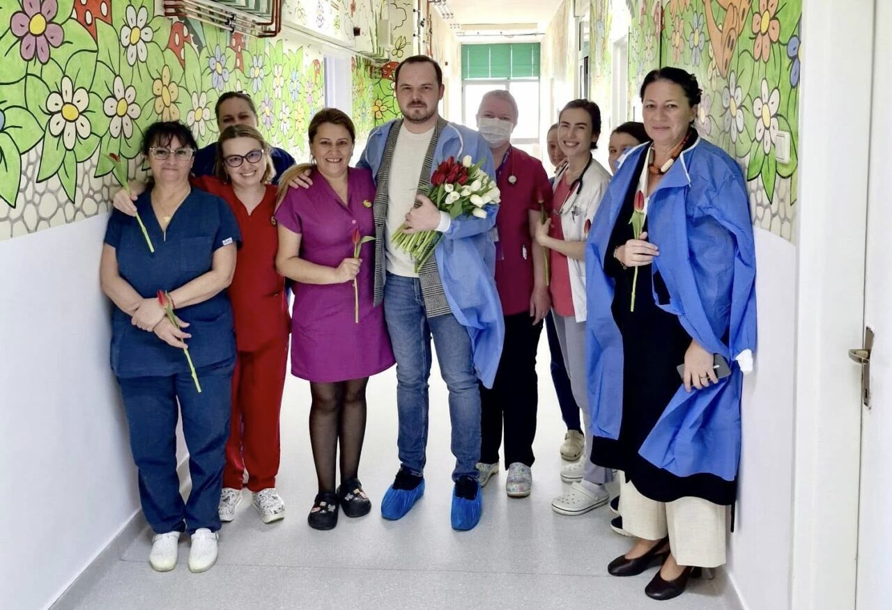 ministrul-sanatatii,-alexandru-rogobete,-vizita-simbolica-de-8-martie-la-maternitatea-spitalului-universitar:-am-vrut-sa-fiu-acolo-unde-viata-incepe