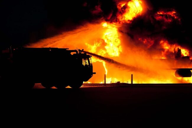 un-incendiu-langa-gara-centrala-din-glasgow-a-provocat-perturbari-majore-ale-traficului-feroviar-din-scotia