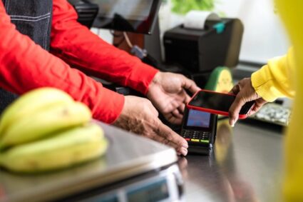 de-ce-pos-urile-noi-din-supermarketuri-au-camera-foto:-raspunsurile-date-de-romani,-virale:-„primesti-discount-daca-arati-bine”
