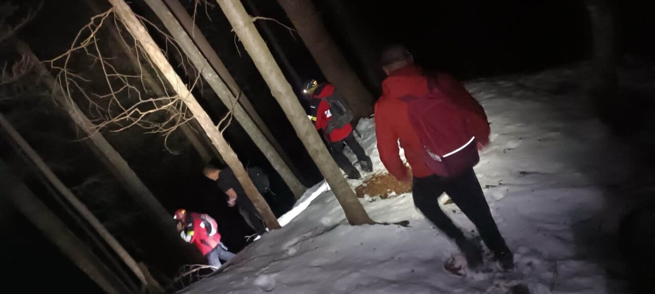 un-turist-a-fost-salvat-din-masivul-piatra-mare-de-salvamontisti