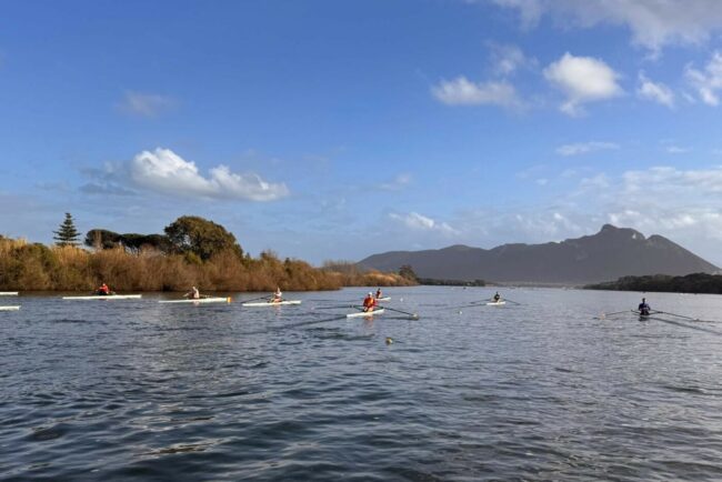 canotorii-au-revenit-acasa-chiar-de-8-martie-–-ziua-femeii!-pe-lac,-salupele-erau-ca-pe-bulevard