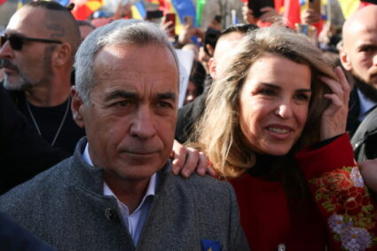 prima-reactie-a-cristelei-georgescu,-dupa-demolarea-dosarului-calin-georgescu:-este-o-hartuire-constanta,-care-ne-afecteaza-familia