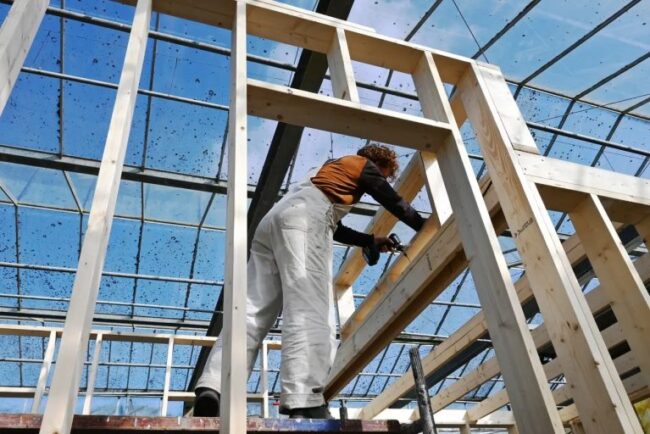 cum-un-cuplu-si-a-construit-o-casa-cu-ajutorul-chatgpt,-fara-experienta:-povestea-care-arata-unde-te-ajuta-inteligenta-artificiala-si-unde-te-poate-incurca