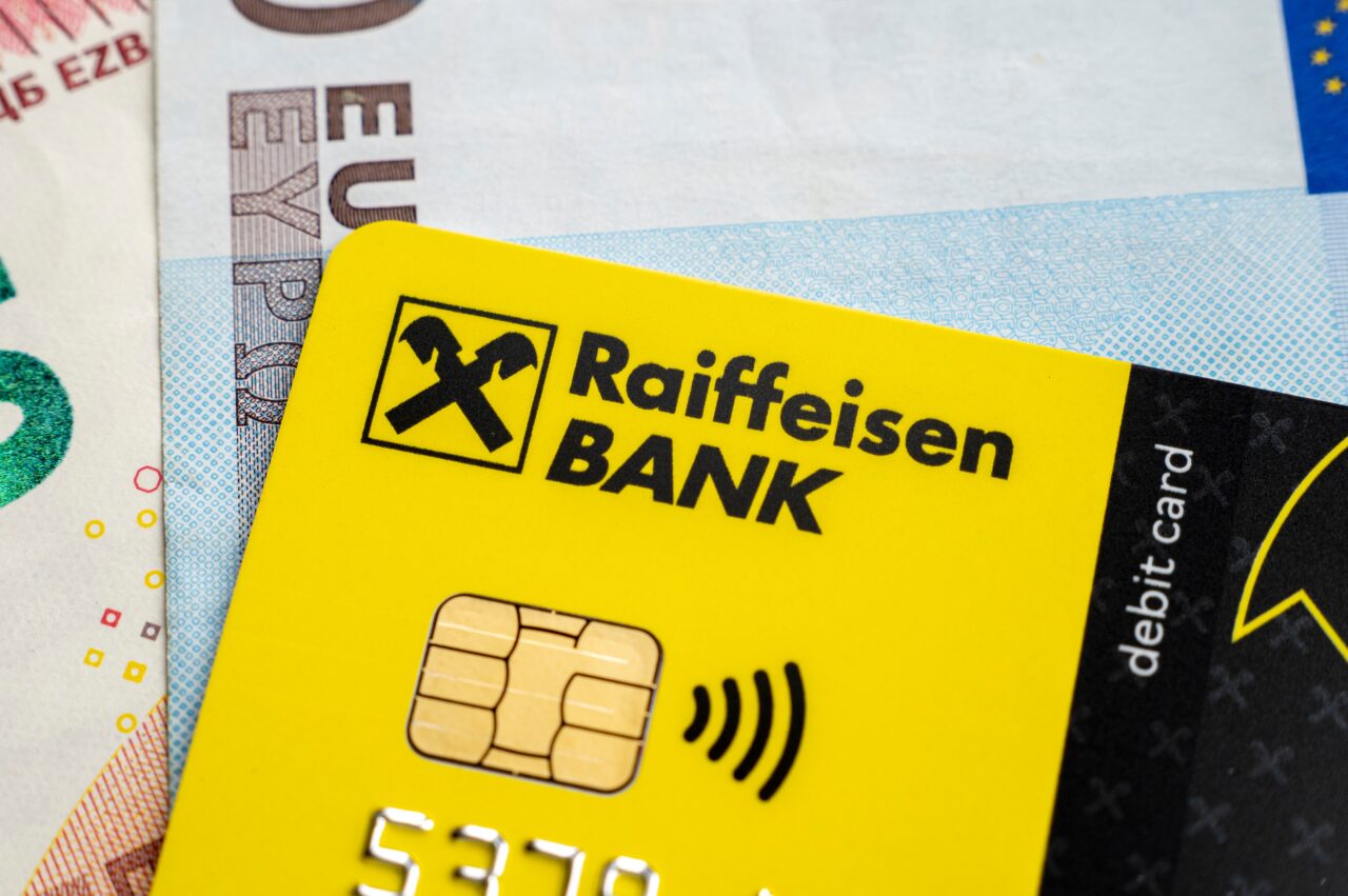 raiffeisen-este-pe-cale-sa-cumpere-garanti-bank-romania-pentru-550-de-milioane-de-euro