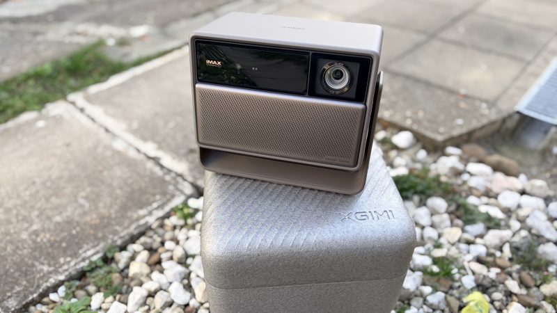review-xgimi-horizon-20-–-pentru-ca-toata-viata-ti-ai-dorit-un-cinematograf-4k-dolby-vision-cu-sunet-harman-kardon-intr-o-singura-cutie-inteligenta