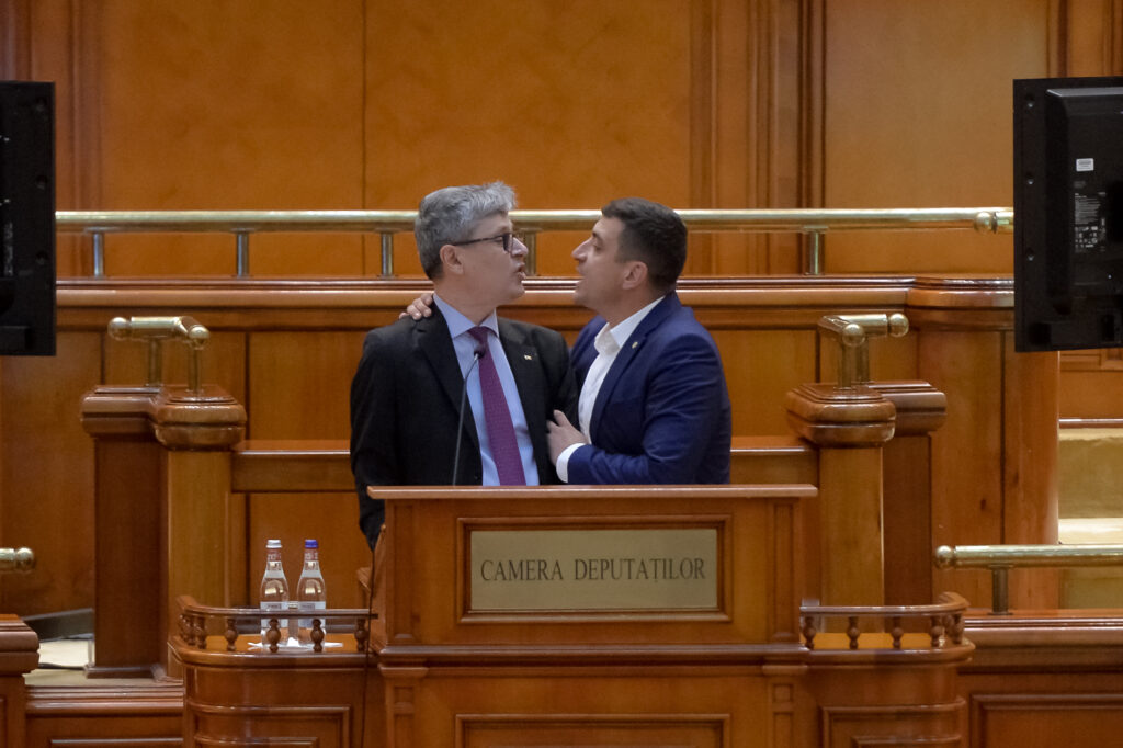 virgil-popescu-il-ataca-pe-george-simion-dupa-votul-privind-dislocarea-temporara-a-unor-echipamente-militare-americane-in-romania:-e-o-pozitie-moscovita