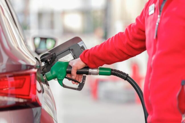 cat-ar-putea-ajunge-litrul-de-motorina-in-romania-daca-petrolul-continua-sa-creasca.-ce-arata-calculele