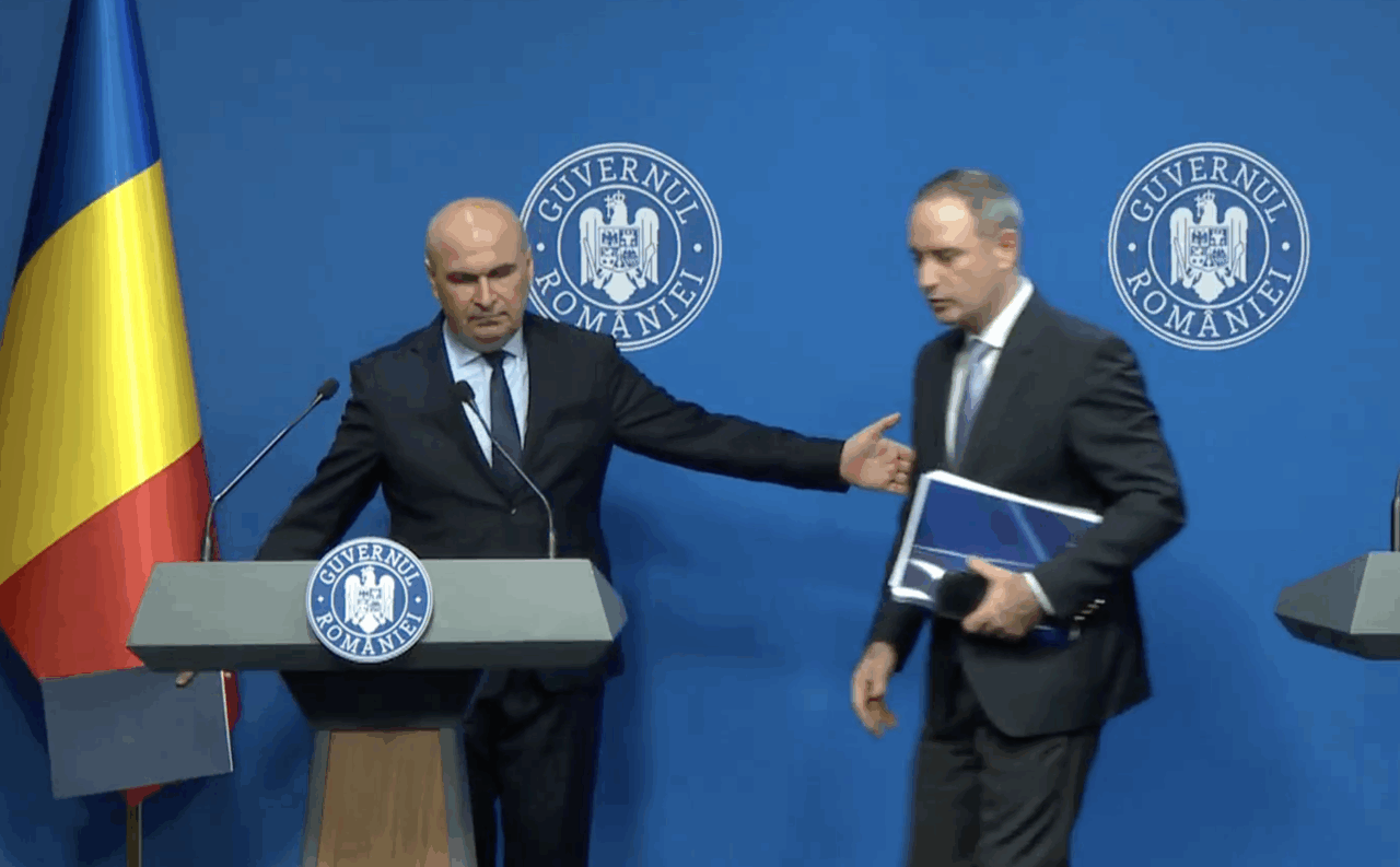fuga-de-intrebarile-jurnalistilor-a-devenit-deja-obicei-in-guvern-dupa-oana-toiu-si-premierul-bolojan-a-fugit-in-aceasta-seara,-din-conferinta-de-presa-dedicata-bugetului.-ce-intrebare-l-a-pus-pe-fuga