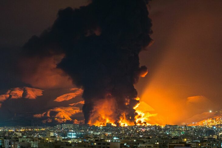 razboi-in-orientul-mijlociu,-ziua-14-|-un-avion-cisterna-al-sua-s-a-prabusit-in-irak-/-sua-le-permite-tarilor-sa-cumpere-petrol-rusesc-timp-de-o-luna-/-sase-soldati-francezi,-raniti-intr-un-atac-cu-drone-asupra-unei-baze-irakiene-/