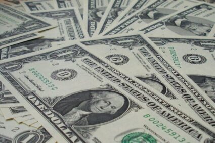 topul-filantropilor-americani.-cat-au-donat-miliardarii,-ce-nume-celebre-lipsesc-de-pe-lista