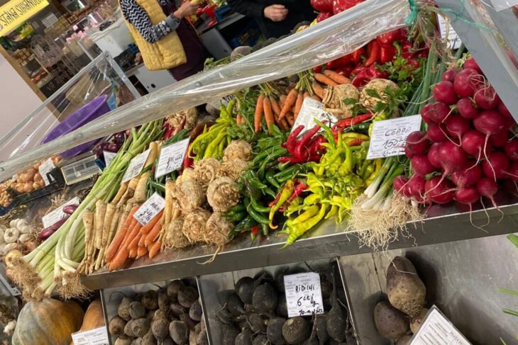 leguma-din-piete-care-a-devenit-aproape-un-lux-pentru-romani.-costa-acum-cat-doua-kilograme-de-carne