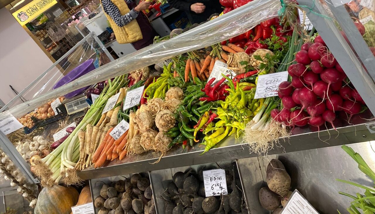 leguma-din-piete-care-a-devenit-aproape-un-lux-pentru-romani.-costa-acum-cat-doua-kilograme-de-carne