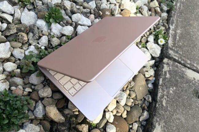 am-testat-cel-mai-ieftin-laptop-apple-in-premiera-in-romania-–-5-motive-pentru-care-macbook-neo-te-face-sa-renunti-la-un-pc-cu-windows