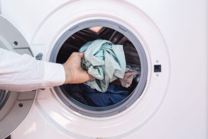 folosesti-gresit-masina-de-spalat:-expertii-dezvaluie-articolele-vestimentare-pe-care-nu-ar-trebui-sa-le-pui-niciodata-in-ea