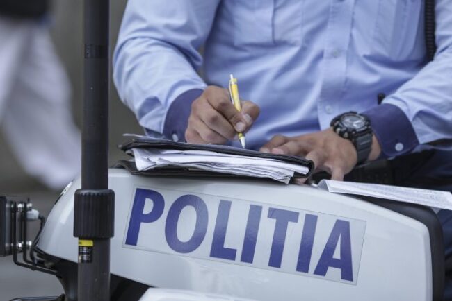 amenzile-de-circulatie,-platite-prin-cod-qr-direct-la-politistul-rutier.-ce-presupune-exact-proiectul-anuntat-de-mai