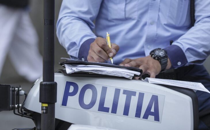 amenzile-de-circulatie,-platite-prin-cod-qr-direct-la-politistul-rutier.-ce-presupune-exact-proiectul-anuntat-de-mai