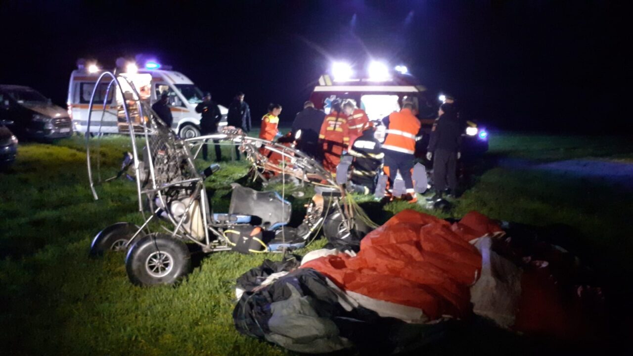 o-parapanta-cu-motor-s-a-prabusit-in-bihor.-pilotul-si-o-tanara-si-au-pierdut-viata