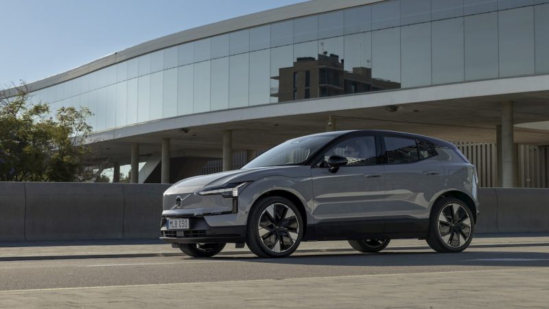 cea-mai-ieftina-masina-electrica-de-la-volvo-devine-si-mai-accesibila.-ce-urmeaza-pentru-ex30