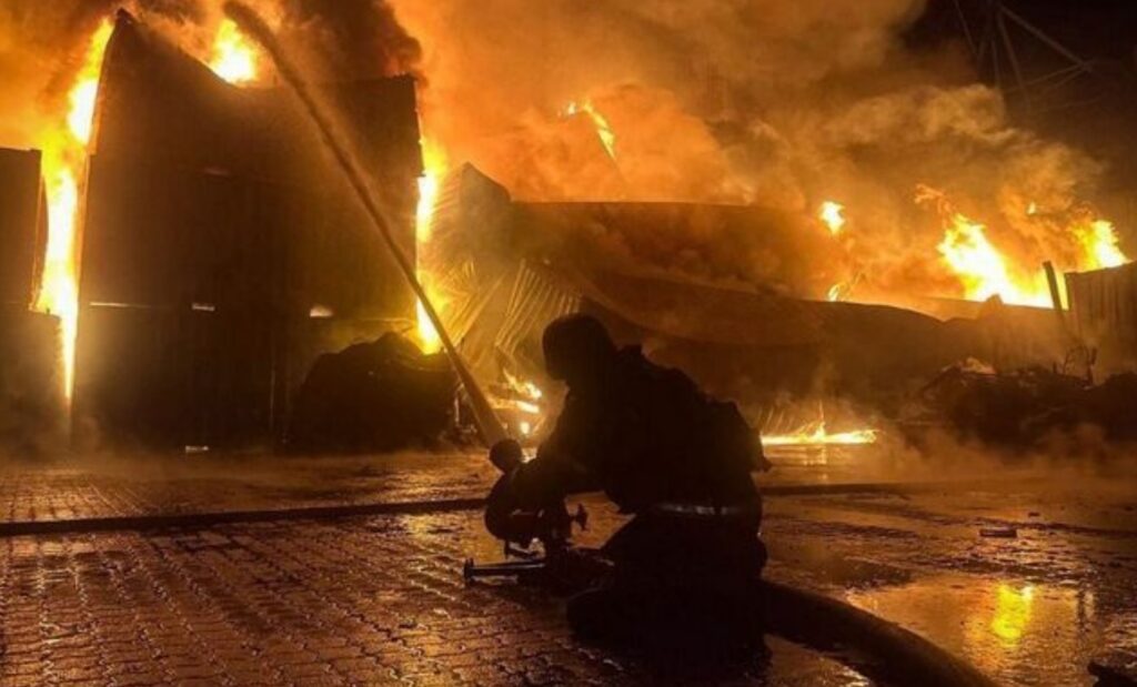 zece-pacienti-au-murit-intr-un-incendiu-la-o-unitate-de-terapie-intensiva-a-unui-spital-din-india