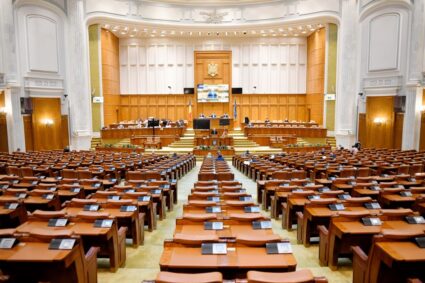 parlamentul-dezbate-azi-bugetul.-seful-ocde-face-predictii-sumbre-pentru-romania:-datoria-publica-va-creste-la-61,5%-din-pib-anul-acesta