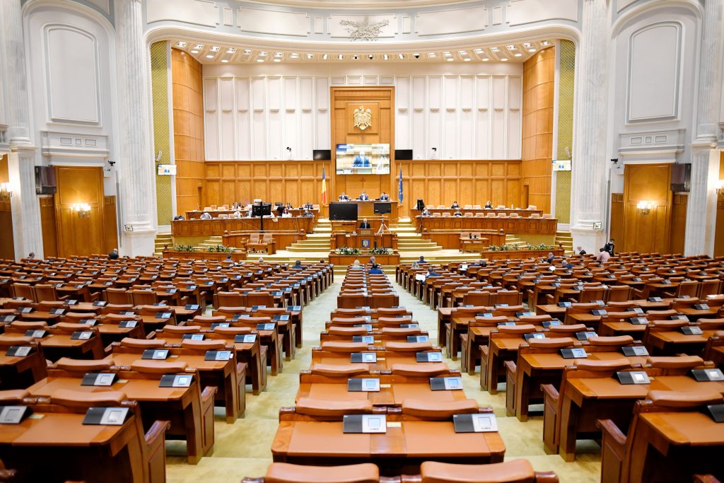parlamentul-dezbate-azi-bugetul.-seful-ocde-face-predictii-sumbre-pentru-romania:-datoria-publica-va-creste-la-61,5%-din-pib-anul-acesta