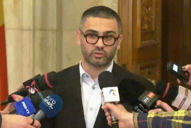 manole:-pachetul-de-solidaritate-ar-creste-veniturile-pentru-2,8-milioane-de-pensionari-si-aproape-300.000-de-copii