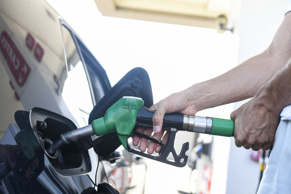 tara-din-ue-cu-cei-mai-scumpi-carburanti:-de-ce-platesc-soferii-preturi-record-la-pompa