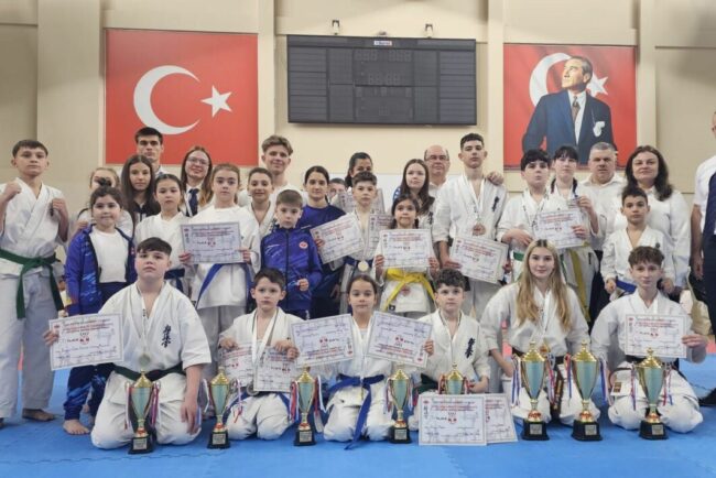 sportivii-romani-au-stralucit-la-campionatul-balcanic-de-karate-kyokushin