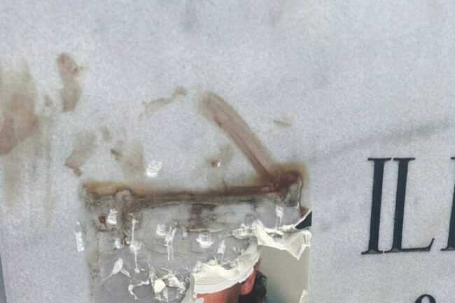 mormantul-lui-ilie-balaci-a-fost-vandalizat.-politia-a-intocmai-un-dosar-penal