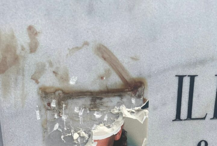 mormantul-lui-ilie-balaci-a-fost-vandalizat.-politia-a-intocmai-un-dosar-penal