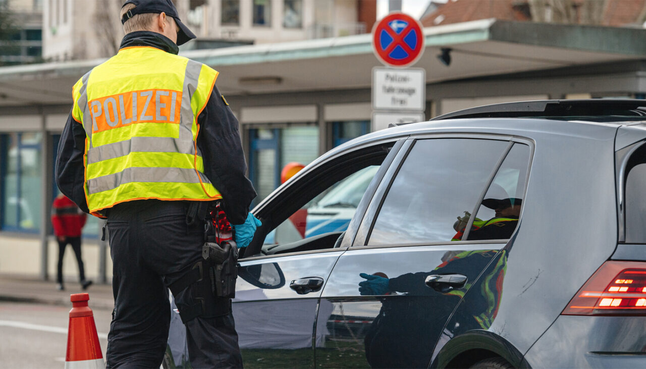 un-sofer-trebuia-sa-duca-o-geanta-plina-din-romania-in-norvegia,-dar-i-au-confiscat-o-vamesii-germani.-ce-continea,-de-fapt,-bagajul