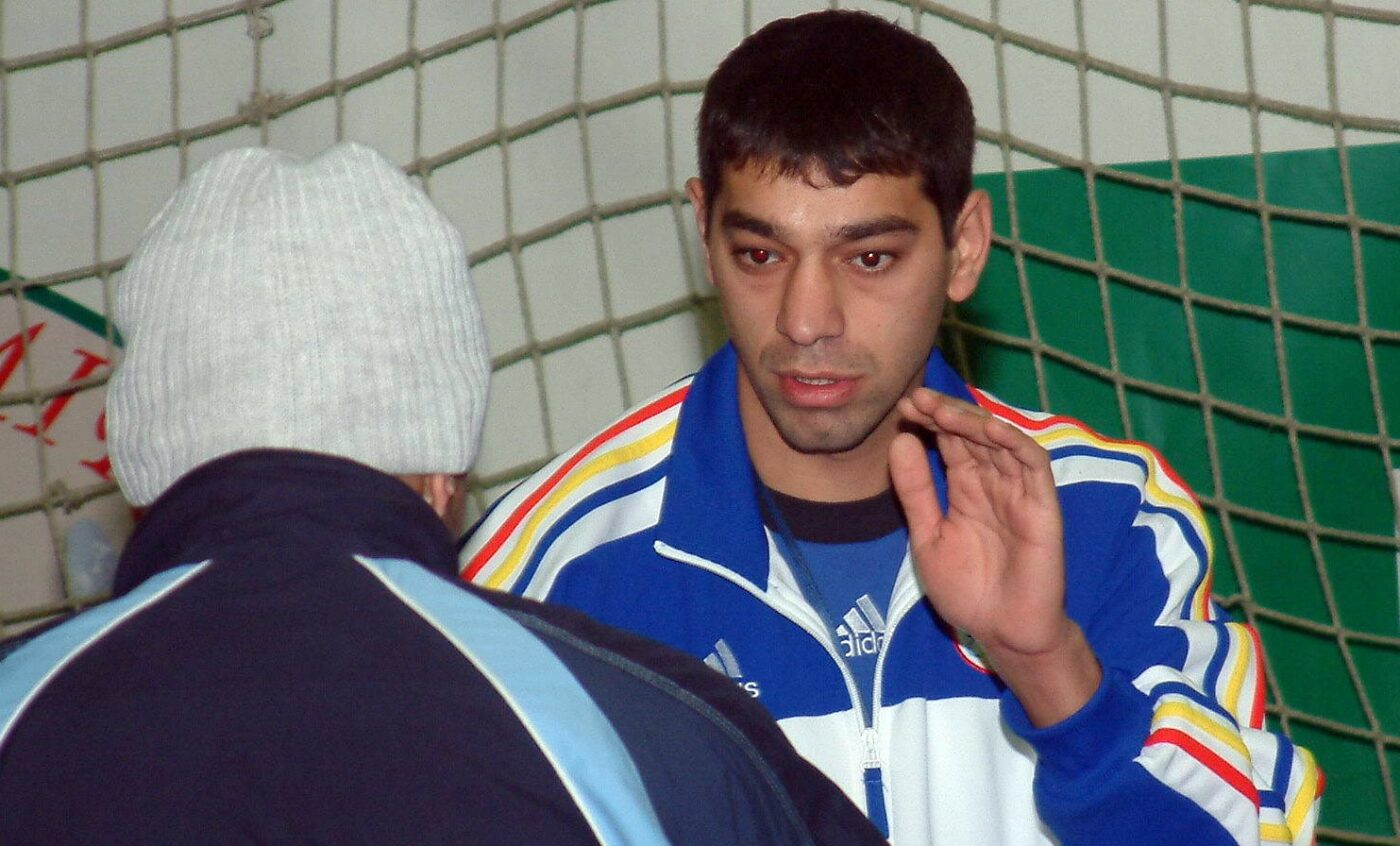 romanul-marian-simion-s-a-trezit-in-fata-cu-contractul-vietii,-de-1000.000-de-dolari:-tot-trebuia-sa-pun-pixul