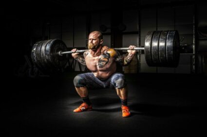 testosteronul-ca-afacere:-cum-profita-influencerii-de-nesiguranta-barbatilor?