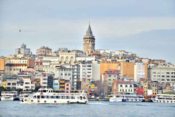 doua-cladiri-s-au-prabusit-in-istanbul-in-urma-unei-explozii-de-gaz-cu-cateva-zile-inaintea-barajului-cu-romania
