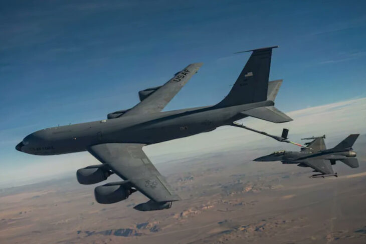 desant-american-la-bucuresti:-al-saselea-avion-boeing-kc-135-stratotanke