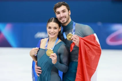 au-rupt-tacerea-dupa-ce-au-luat-cel-mai-controversat-aur-la-patinaj-artistic-la-jocurile-olimpice