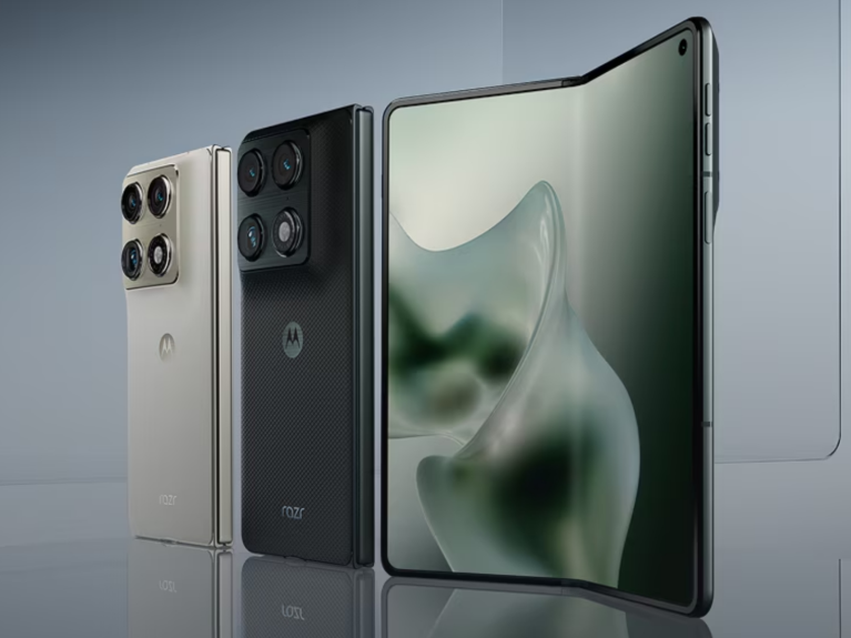 motorola-domina-piata-telefoanelor-pliabile:-cum-a-ajuns-sa-depaseasca-samsung