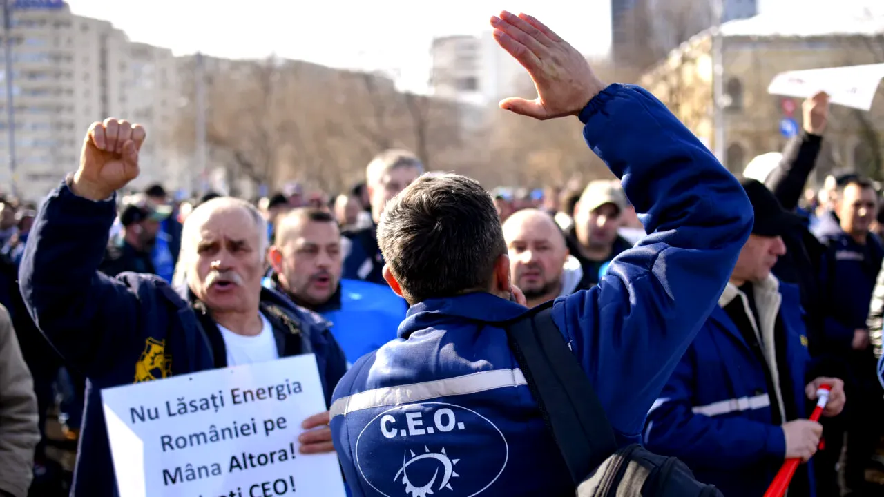 protest-major-in-capitala.-sute-de-mineri-din-gorj-isi-striga-nemultumirile-in-fata-guvernului