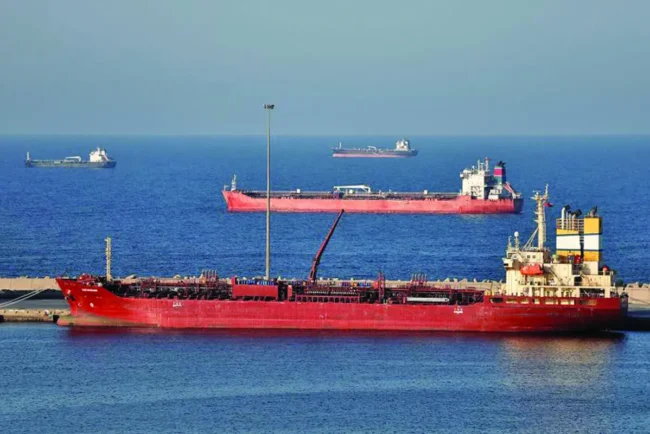 iranul-deschide-stramtoarea-ormuz,-dar-nu-pentru-toata-lumea.-ce-nave-au-primit-interzis