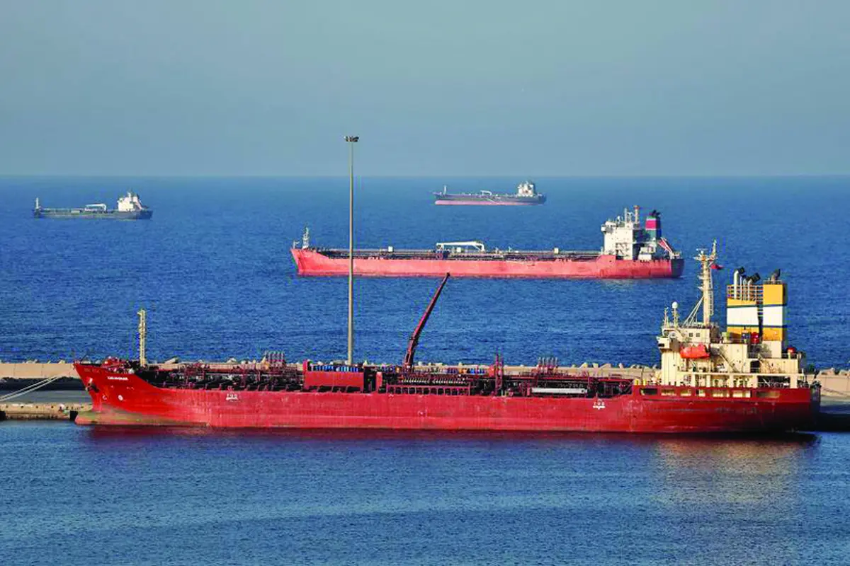 iranul-deschide-stramtoarea-ormuz,-dar-nu-pentru-toata-lumea.-ce-nave-au-primit-interzis