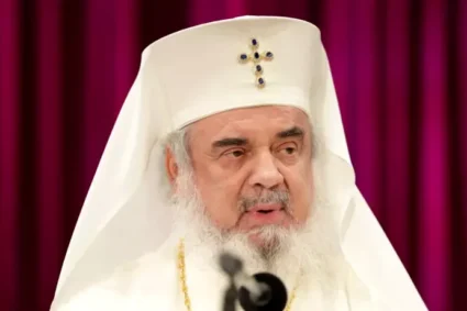 dupa-slujba-de-buna-vestire,-patriarhul-daniel-a-transmis-un-mesaj-pentru-mamele-tinere-din-romania
