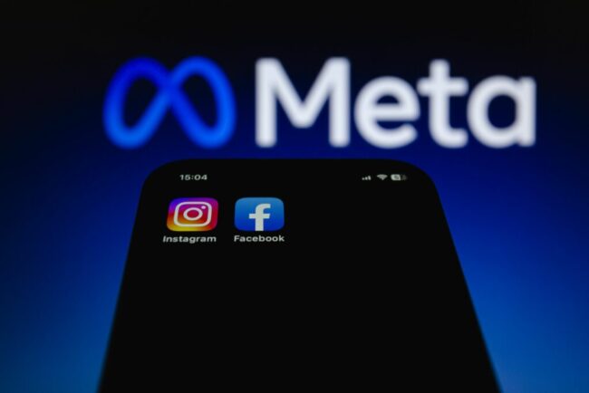 meta-si-youtube,-obligate-sa-plateasca-milioane-de-dolari-unei-femei-care-a-acuzat-ca-a-devenit-dependenta-de-retelele-de-socializare-in-copilarie