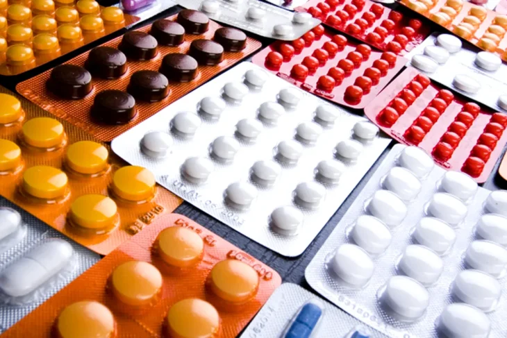 probioticele-sunt-recomandate-ca-adjuvant,-cand-se-urmeaza-un-tratament-cu-antibiotice.-cum-se-administreaza-si-ce-efecte-secundare-pot-sa-apara