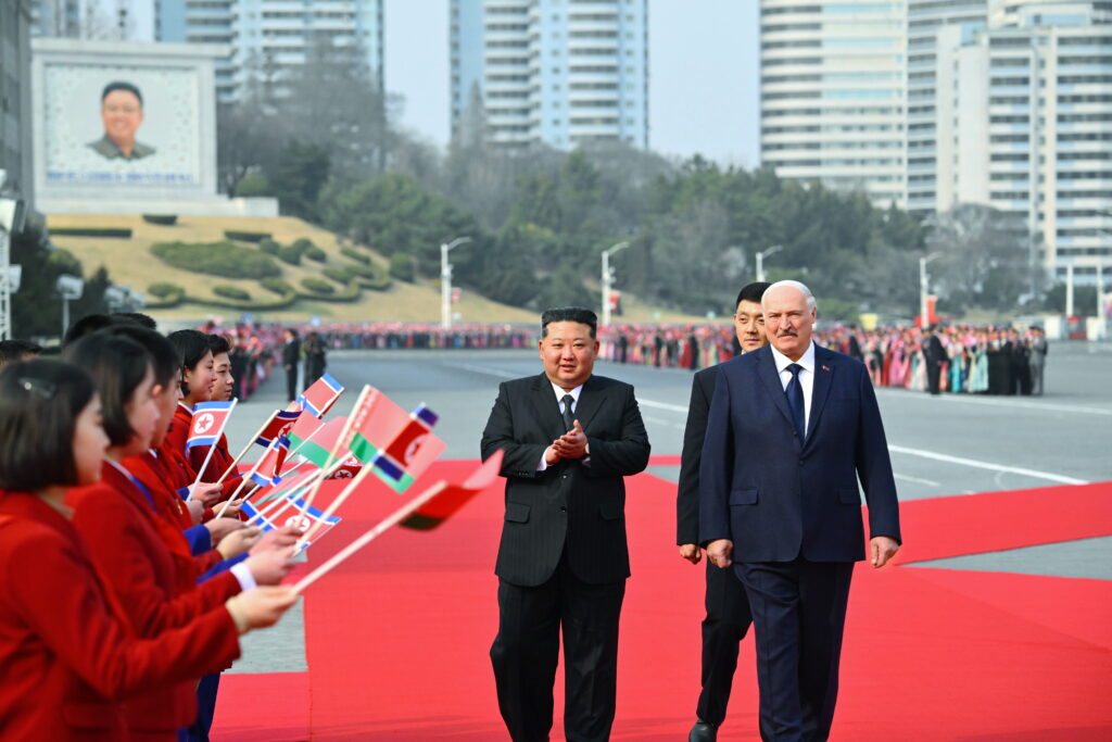 presedintele-belarus-alexander-lukasenko-a-fost-primit-de-kim-jong-un-la-phenian