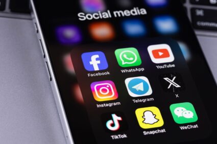 companiile-meta-si-youtube,-obligate-sa-plateasca-despagubiri-unei-tinere-care-a-reclamat-ca-a-devenit-dependenta-de-retelele-de-socializare