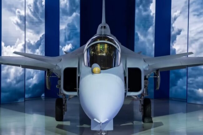 brazilia-prezinta-primul-avion-de-lupta-supersonic-produs-local,-intr-un-proiect-strategic-cu-saab