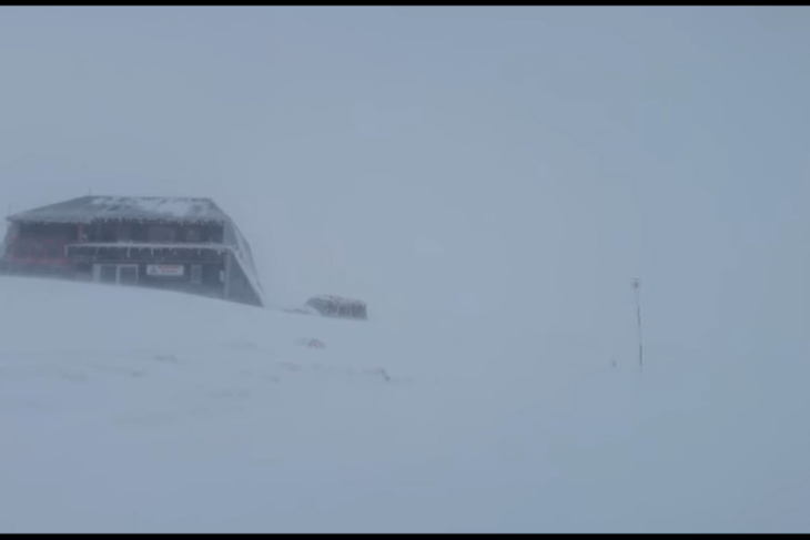 ciclonul-deborah-matura-romania-in-weekend.-strat-de-zapada-de-50-cm-pana-luni